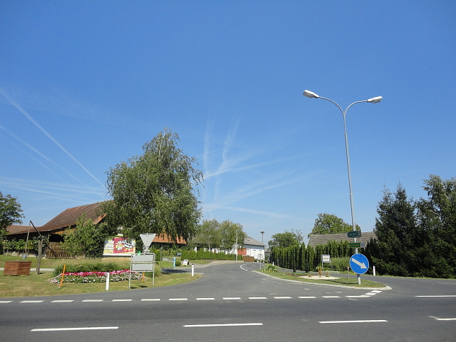 Ortsdurchfahrt, Kreuzung in Urbersdorf